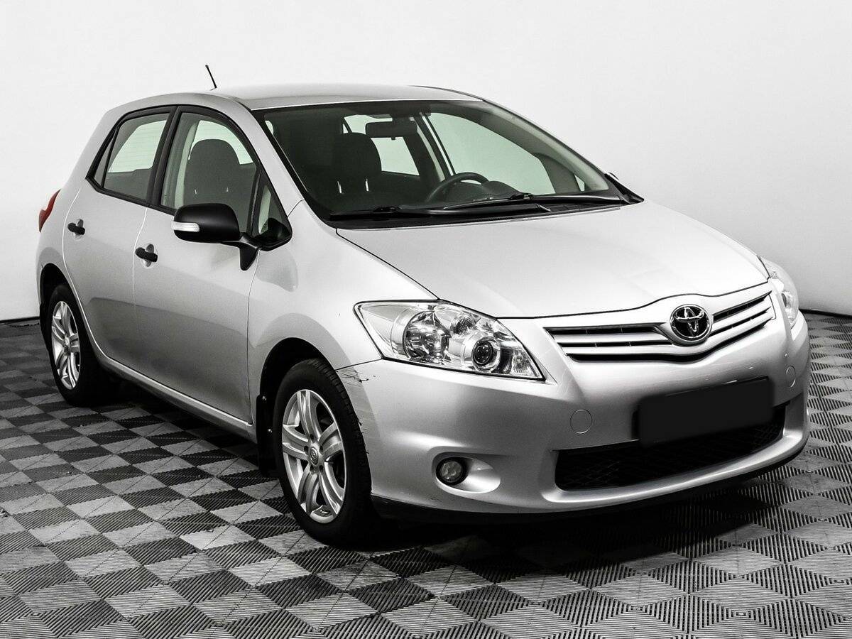 Купить Toyota Auris с пробегом. Фото: #2