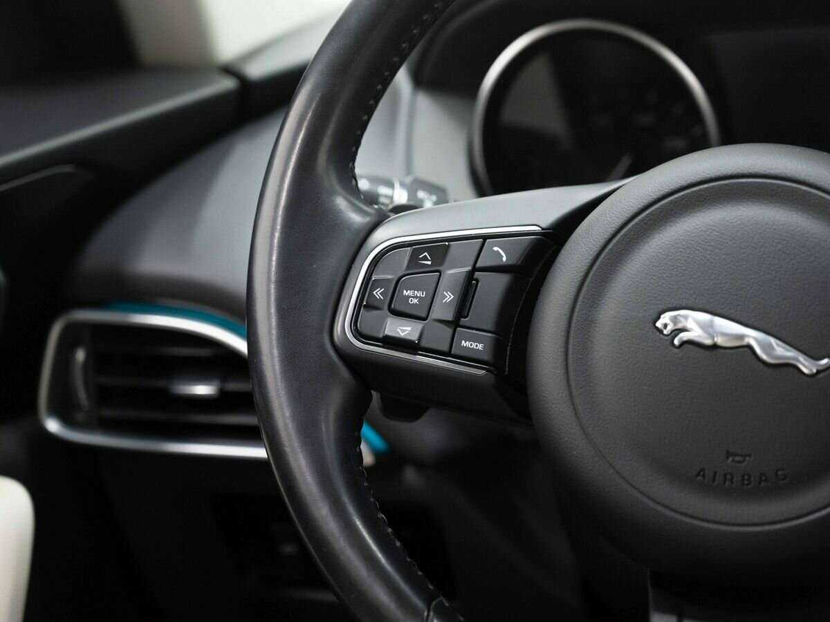 Купить Jaguar F-Pace с пробегом. Фото: #11