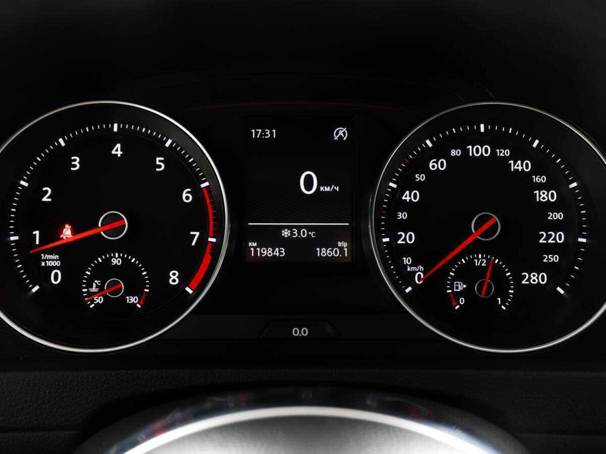 Купить Volkswagen Golf GTI с пробегом. Фото: #9