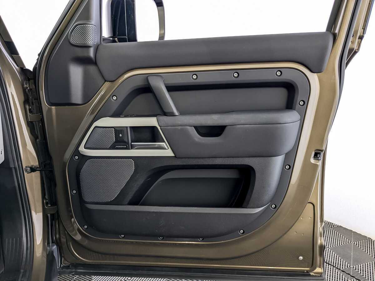 Купить Land Rover Defender с пробегом. Фото: #20