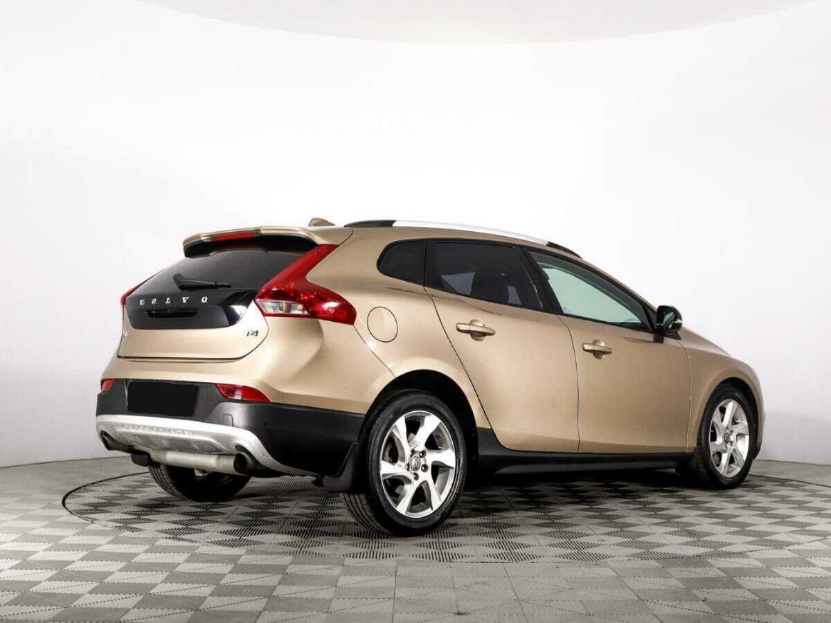 Купить Volvo V40 Cross Country с пробегом. Фото: #4