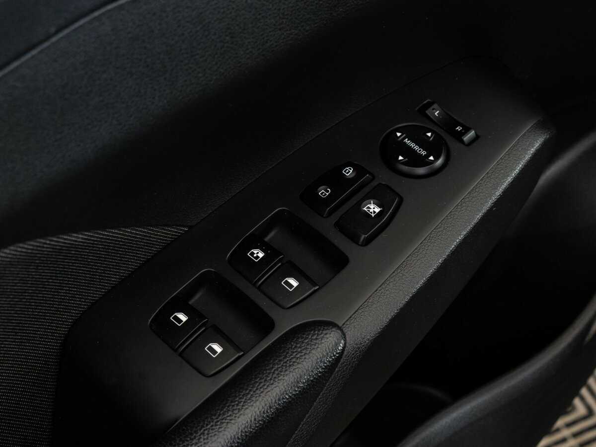 Купить Hyundai Solaris с пробегом. Фото: #13