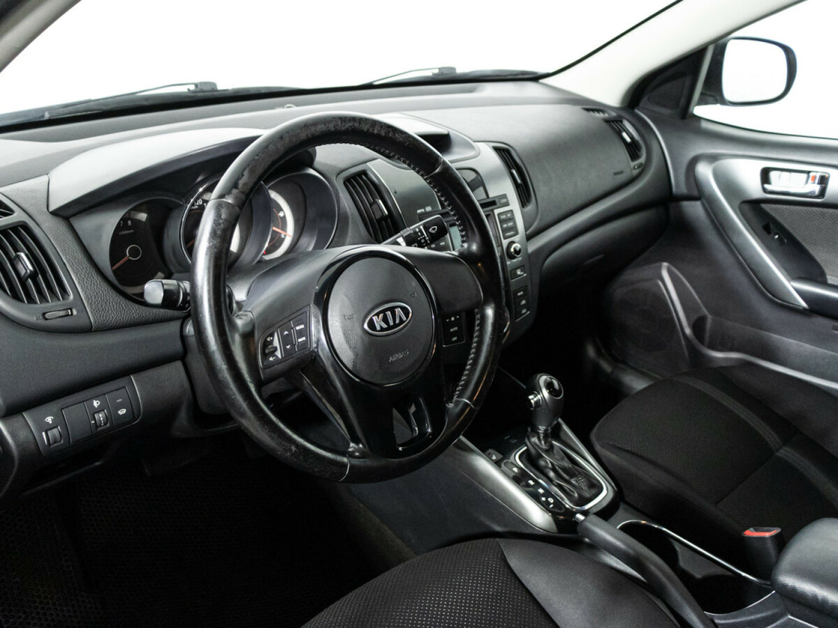 Купить Kia Cerato с пробегом. Фото: #10