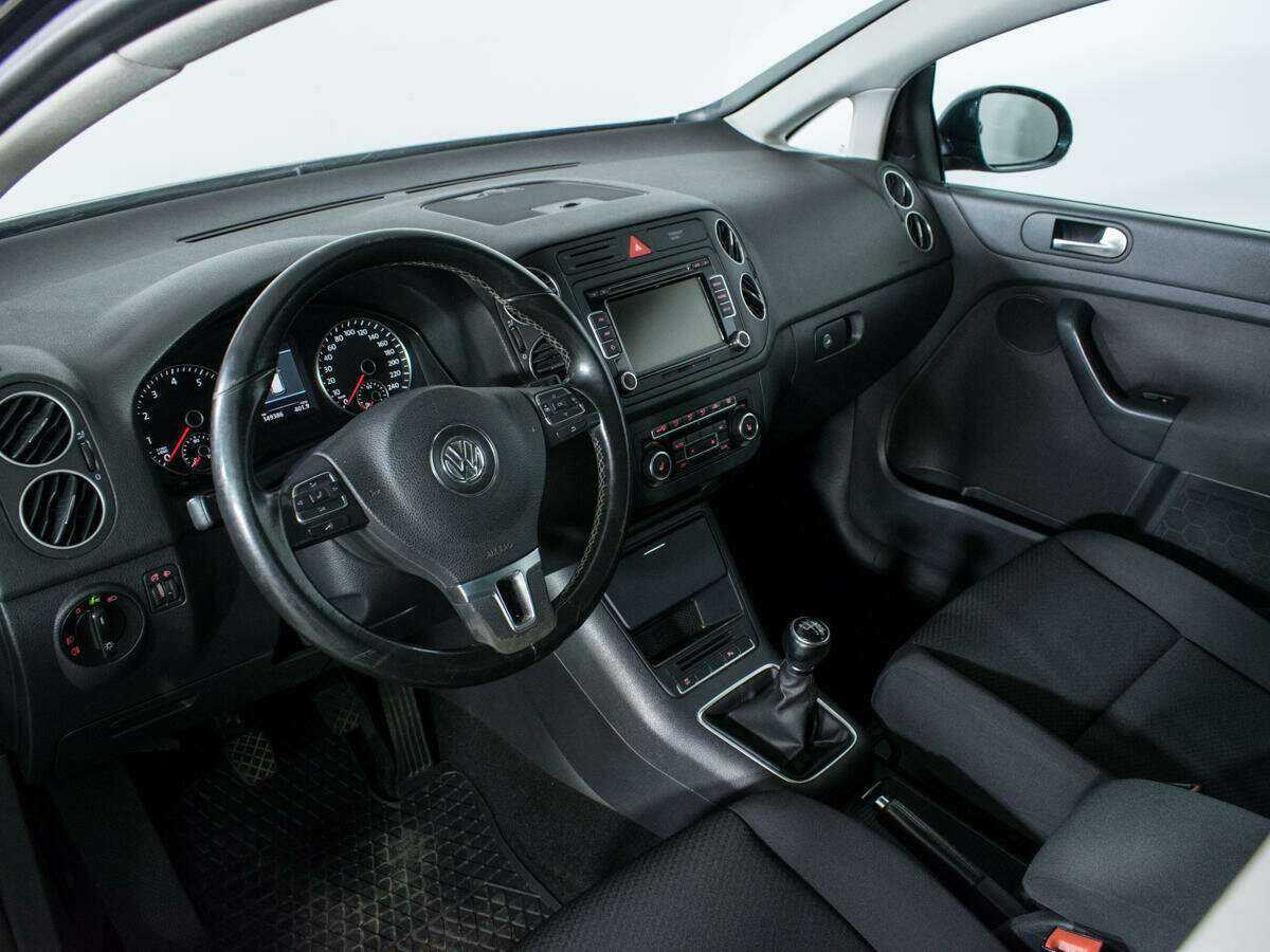 Купить Volkswagen Golf Plus с пробегом. Фото: #12