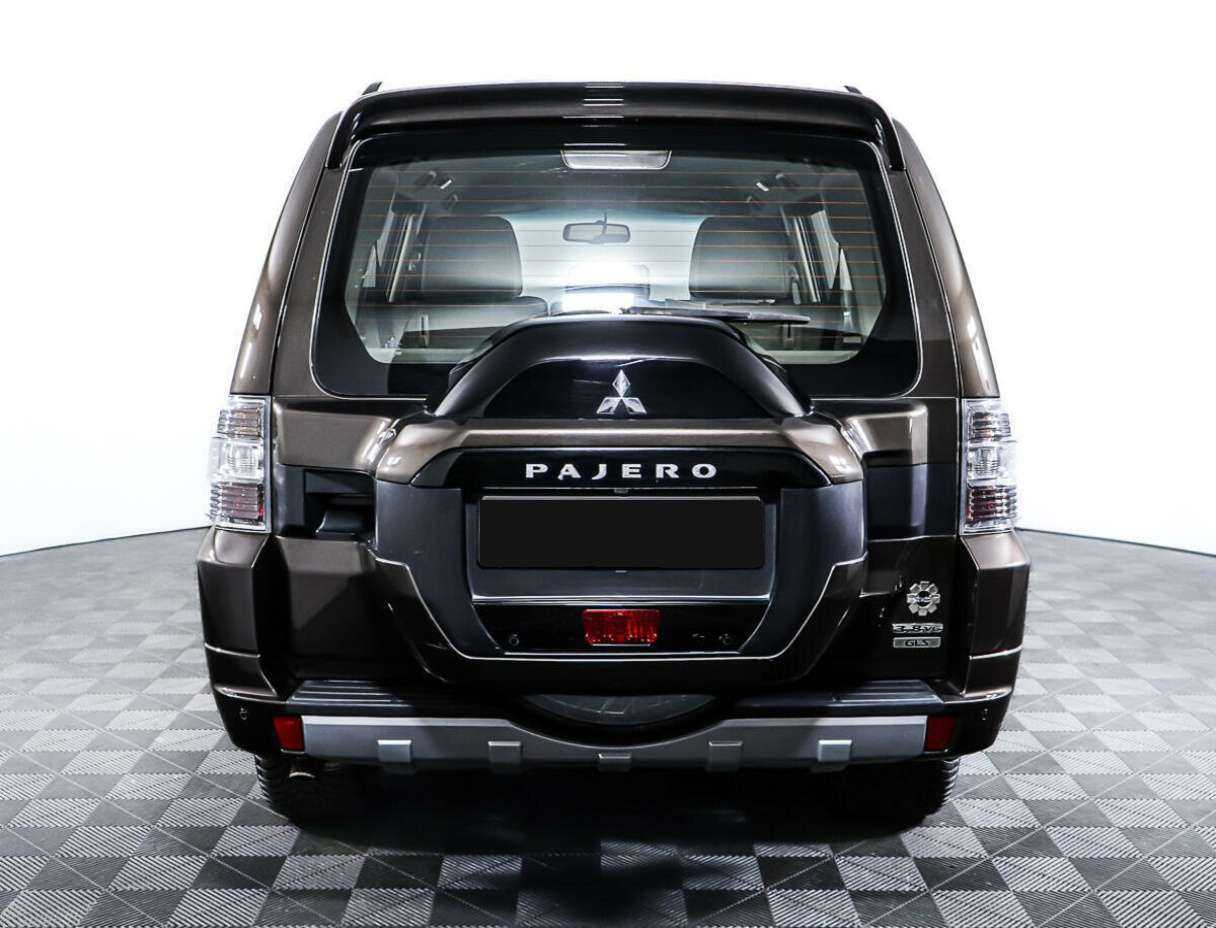 Купить Mitsubishi Pajero с пробегом. Фото: #5