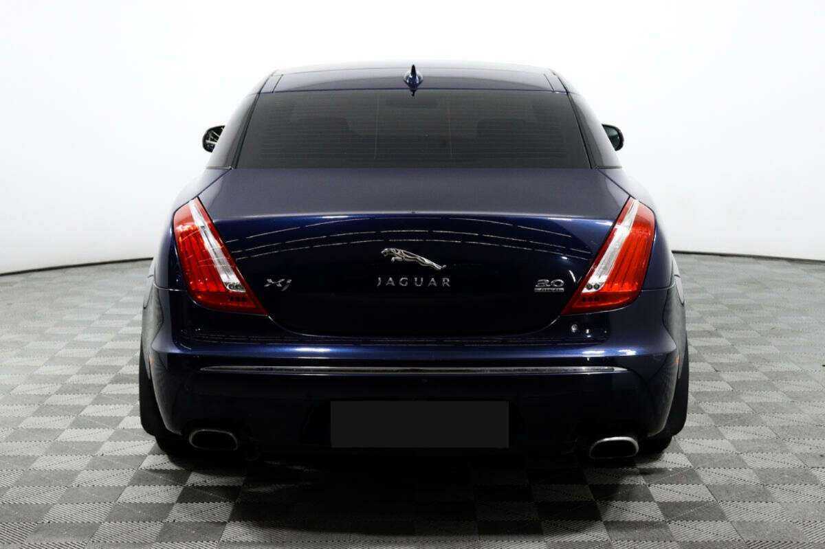 Купить Jaguar XJ с пробегом. Фото: #5