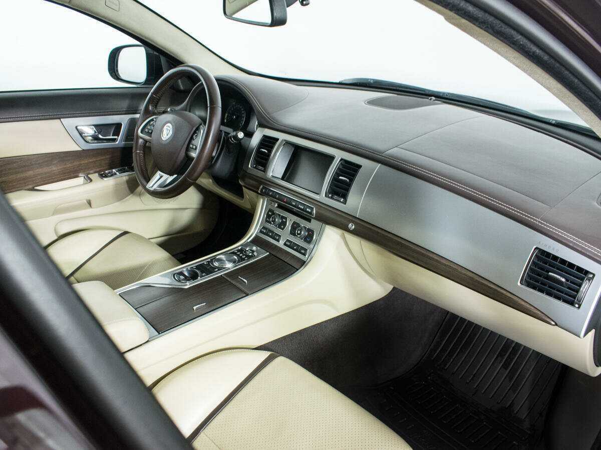 Купить Jaguar XF с пробегом. Фото: #7