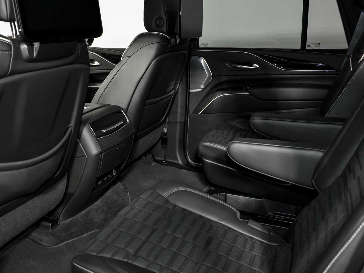 Купить Cadillac Escalade-V с пробегом. Фото: #11