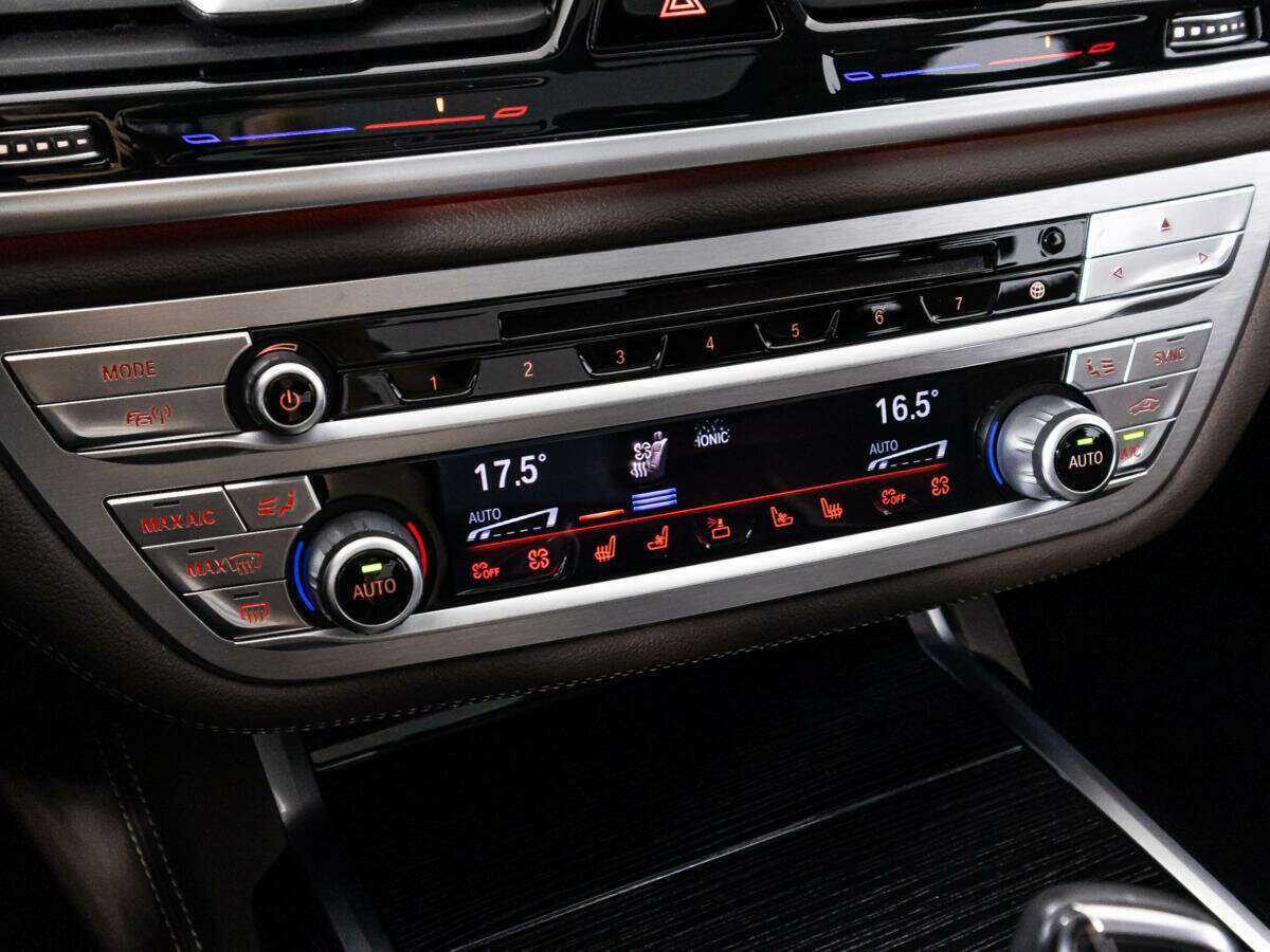 Купить BMW 7 серии с пробегом. Фото: #26