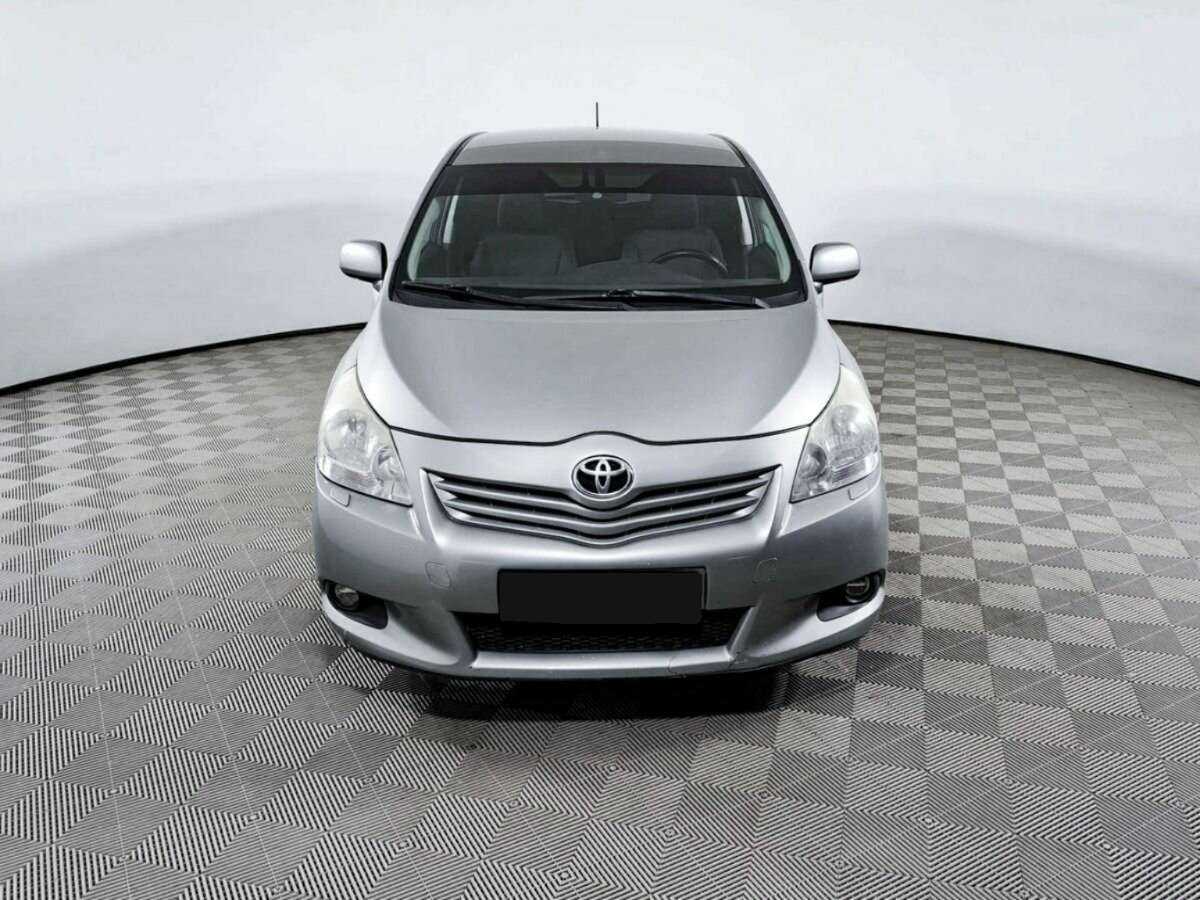 Купить Toyota Verso с пробегом. Фото: #1