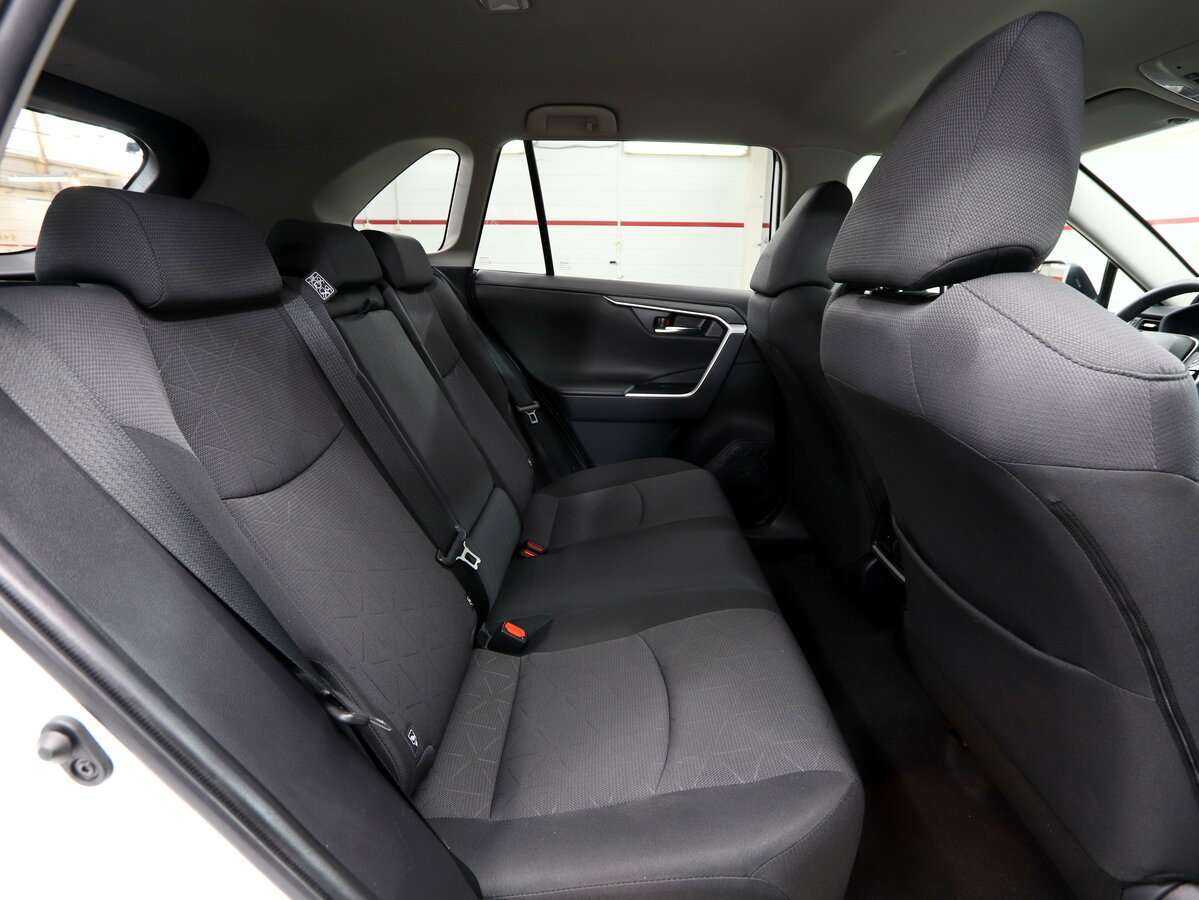 Купить Toyota RAV4 с пробегом. Фото: #18