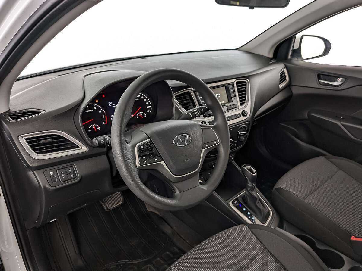 Купить Hyundai Solaris с пробегом. Фото: #10