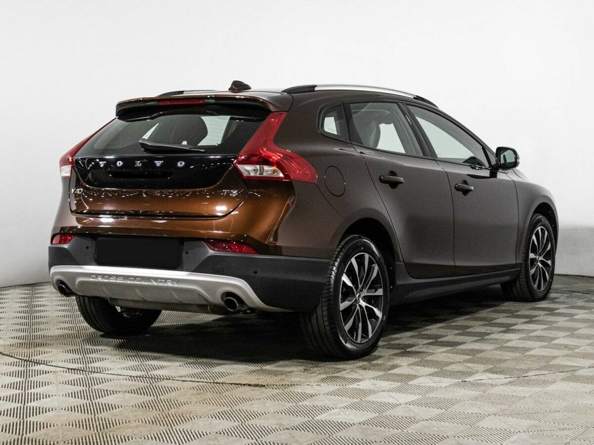 Купить Volvo V40 Cross Country с пробегом. Фото: #4