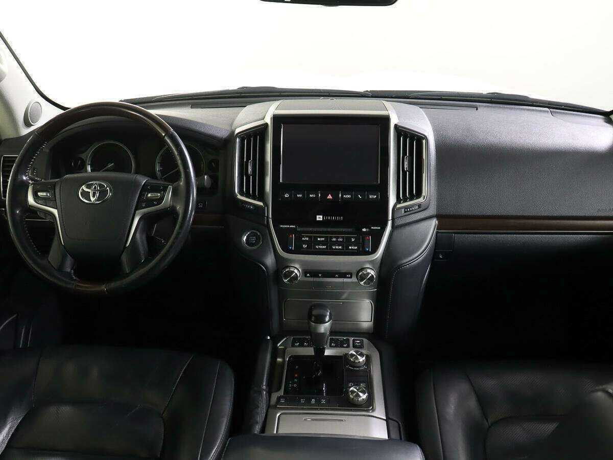 Купить Toyota Land Cruiser с пробегом. Фото: #10