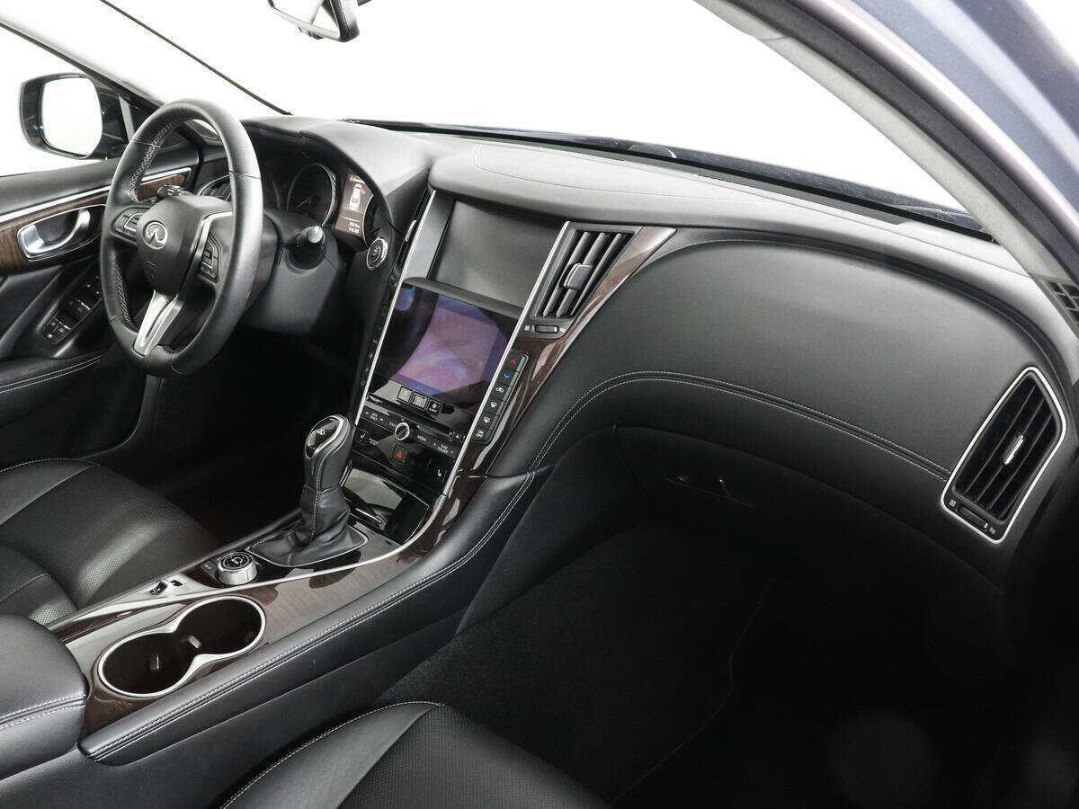 Купить Infiniti Q50 с пробегом. Фото: #9