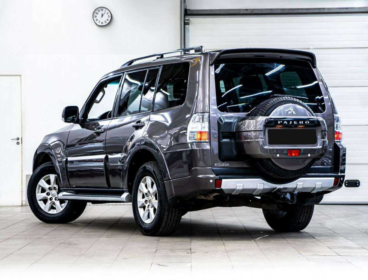 Купить Mitsubishi Pajero с пробегом. Фото: #3