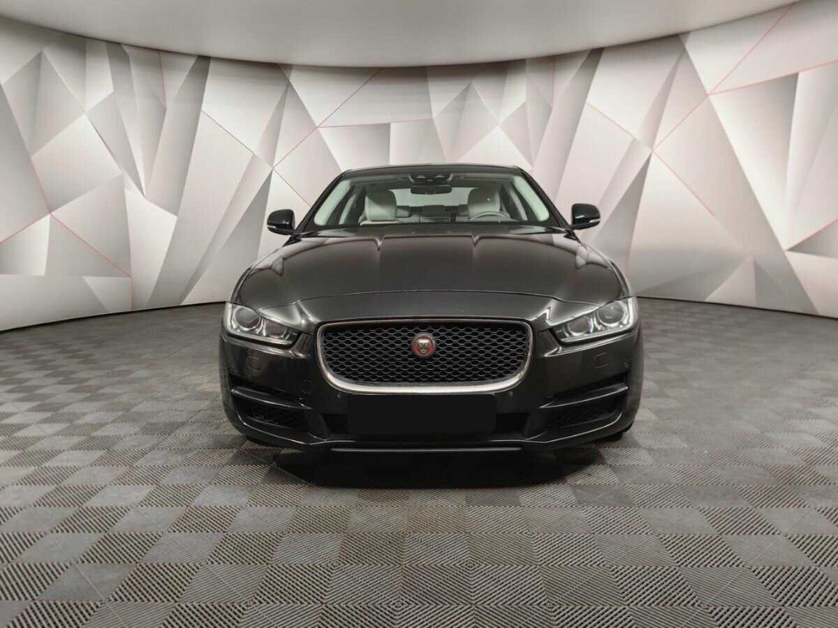 Купить Jaguar XE с пробегом. Фото: #6