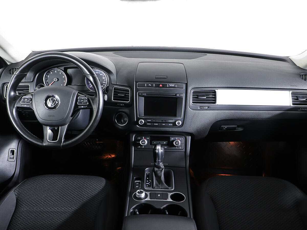 Купить Volkswagen Touareg с пробегом. Фото: #10