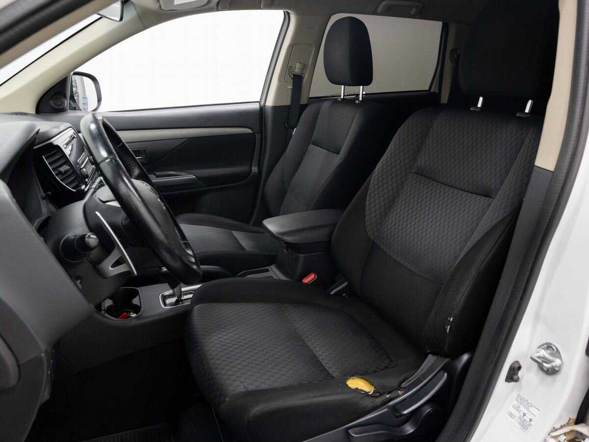 Купить Mitsubishi Outlander с пробегом. Фото: #9