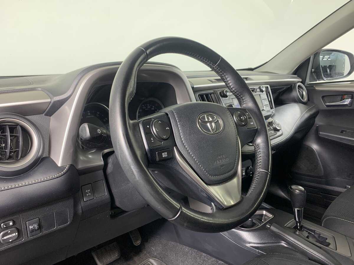 Купить Toyota RAV4 с пробегом. Фото: #11