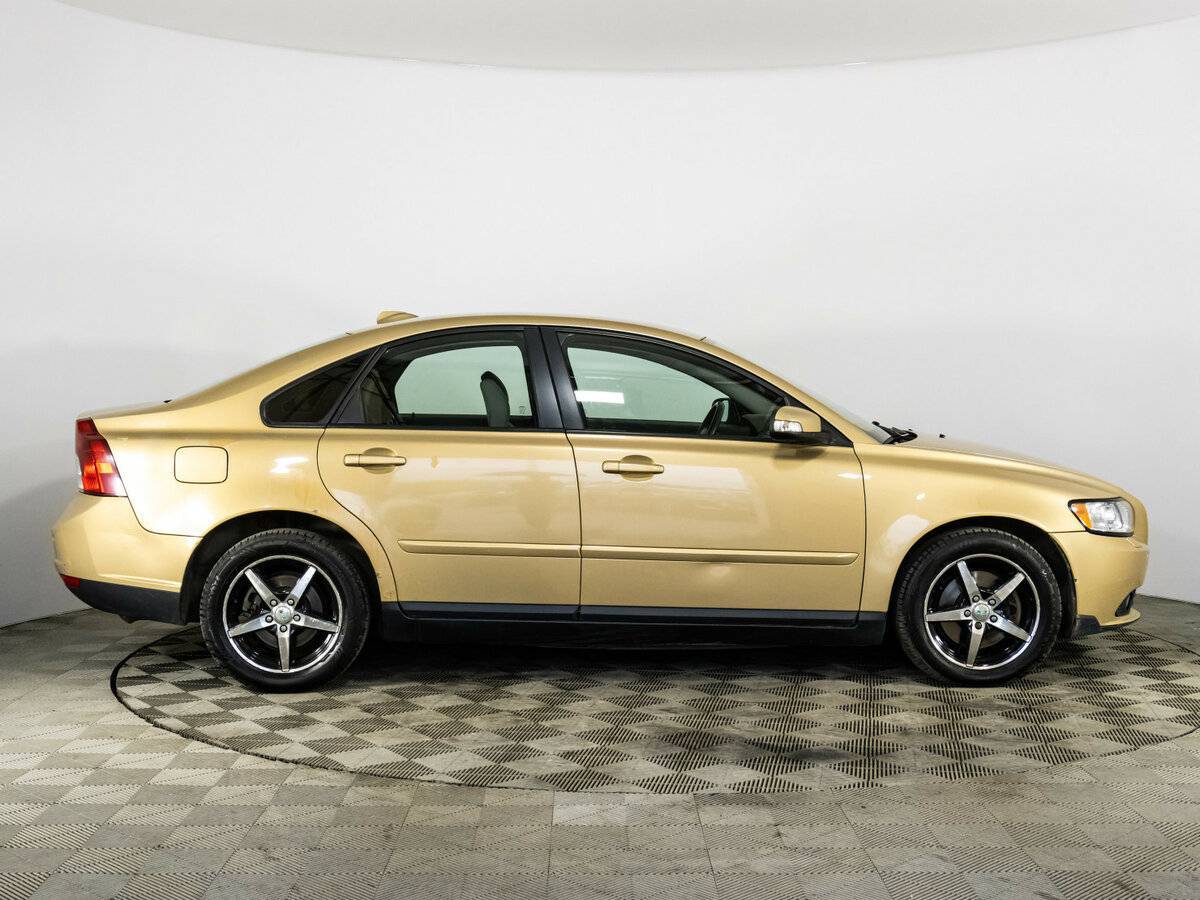 Купить Volvo S40 с пробегом. Фото: #3