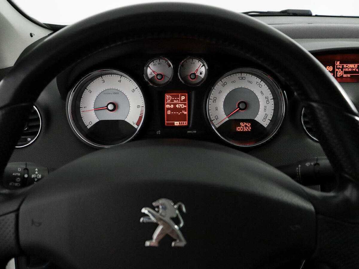 Купить Peugeot 308 с пробегом. Фото: #18