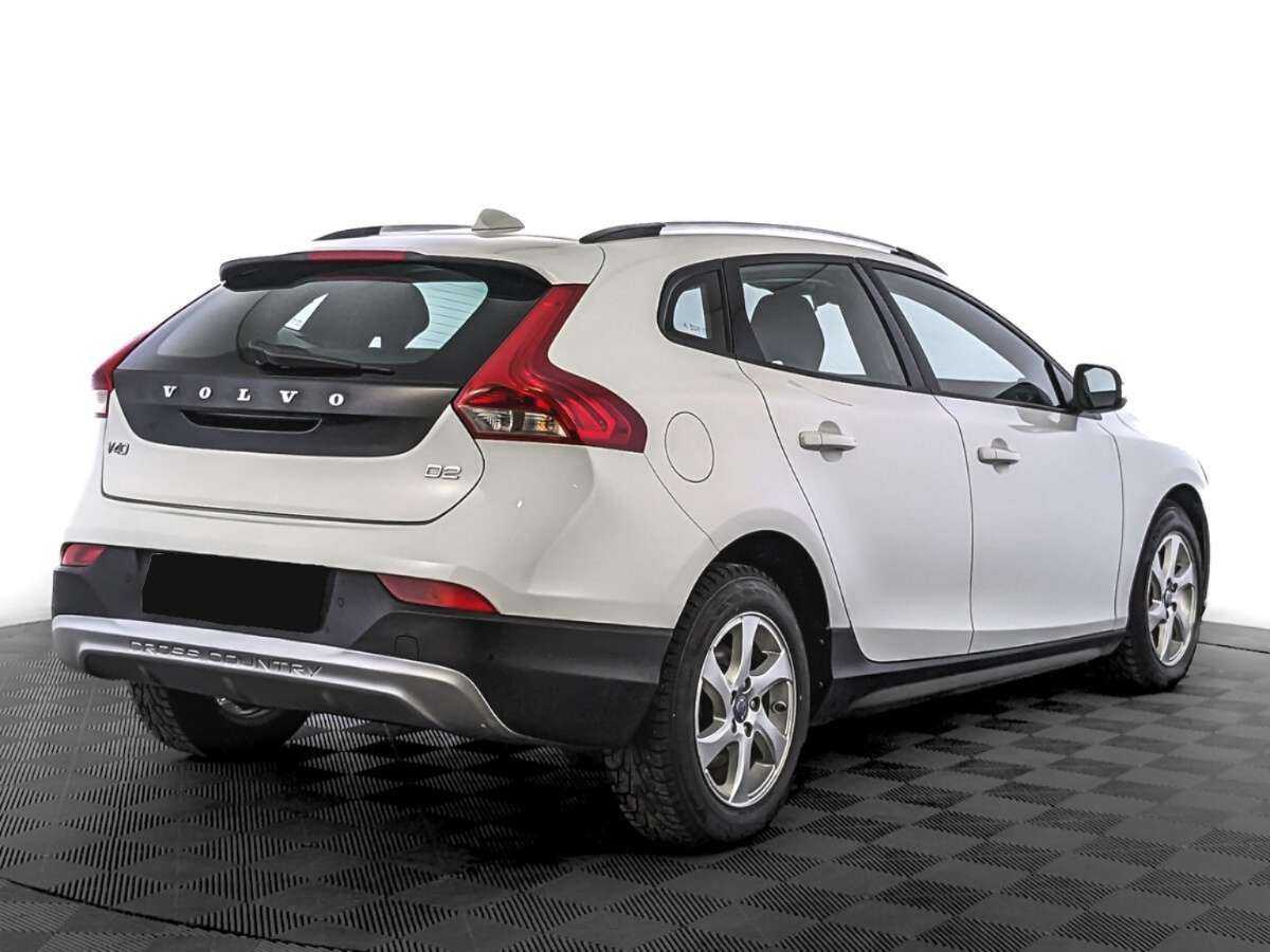 Купить Volvo V40 Cross Country с пробегом. Фото: #4