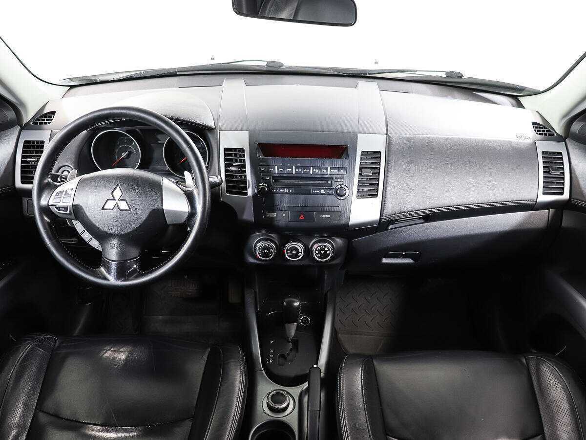 Купить Mitsubishi Outlander с пробегом. Фото: #10