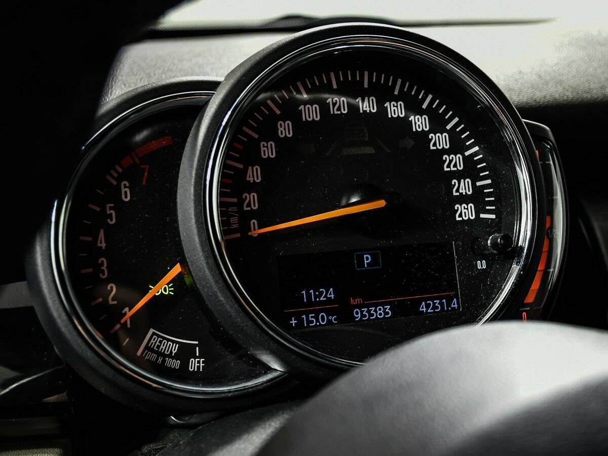 Купить Mini Hatch с пробегом. Фото: #9