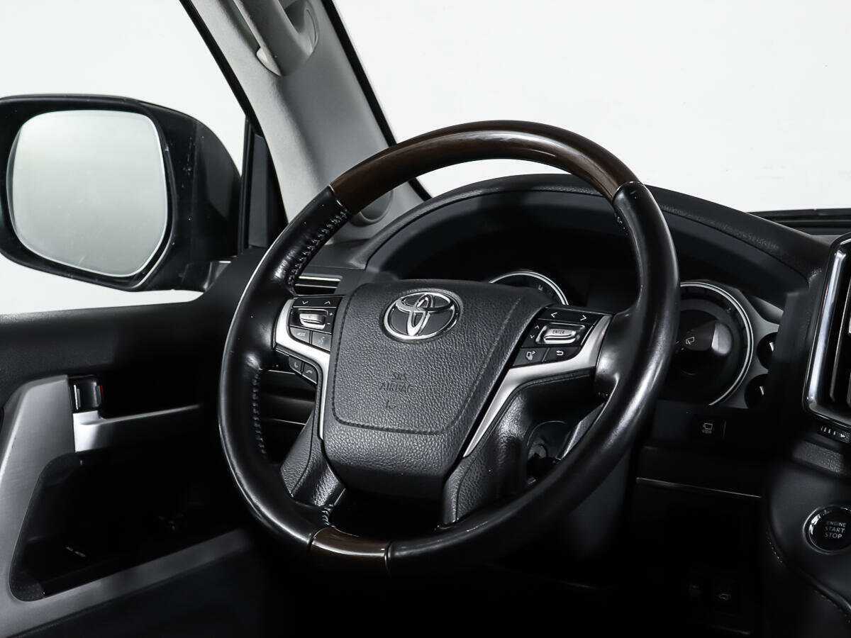 Купить Toyota Land Cruiser с пробегом. Фото: #14