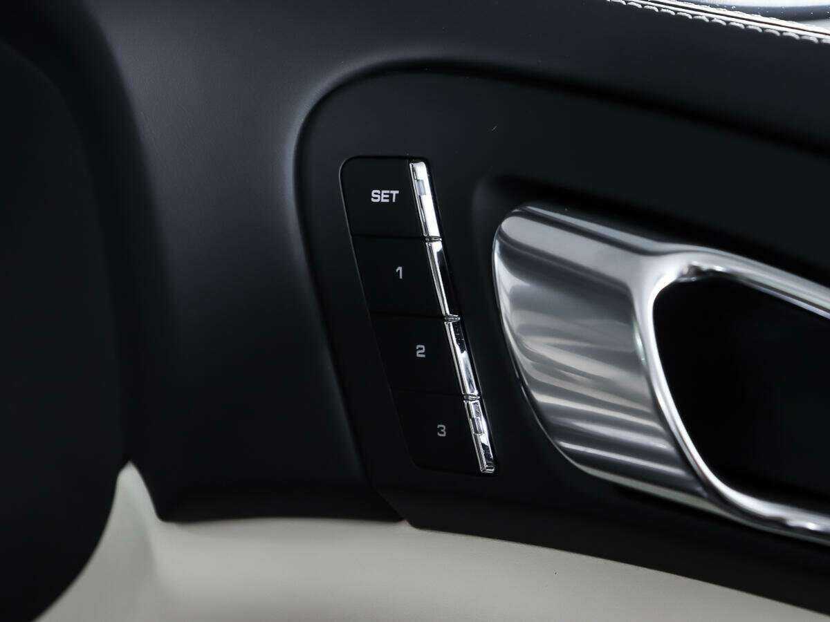 Купить Porsche Cayenne с пробегом. Фото: #17
