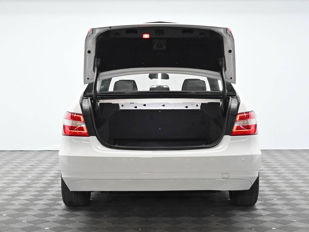 Купить Mercedes-Benz E-Класс с пробегом. Фото: #2
