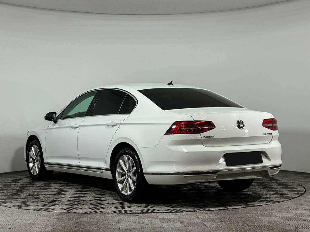 Купить Volkswagen Passat с пробегом. Фото: #6