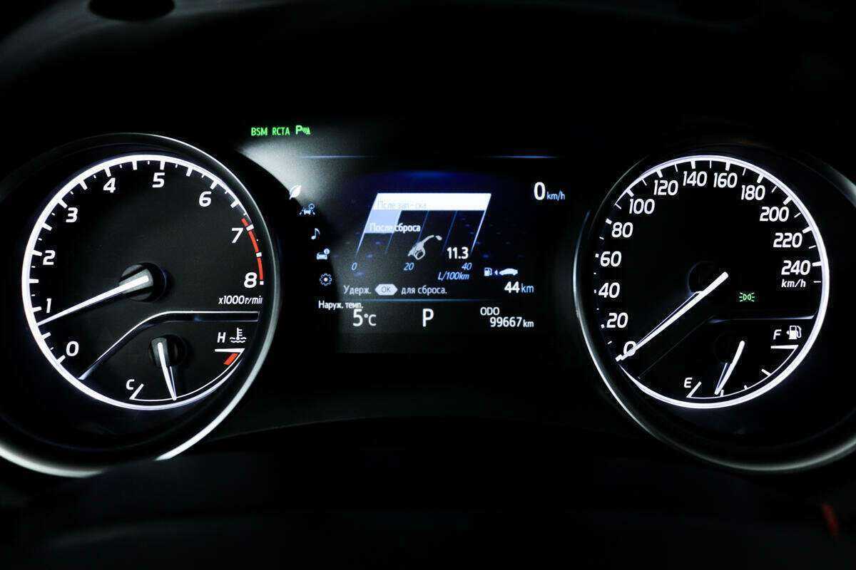 Купить Toyota Camry с пробегом. Фото: #9