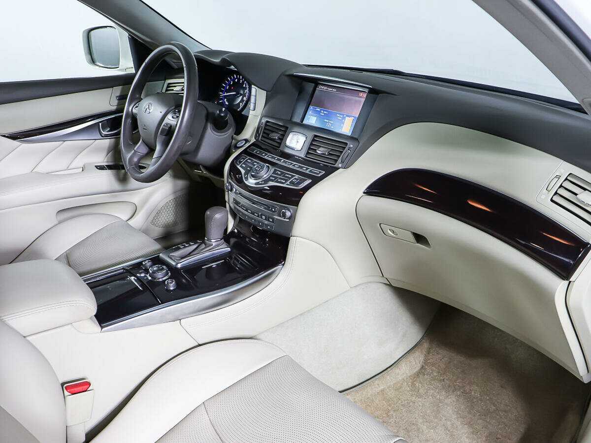 Купить Infiniti M с пробегом. Фото: #8