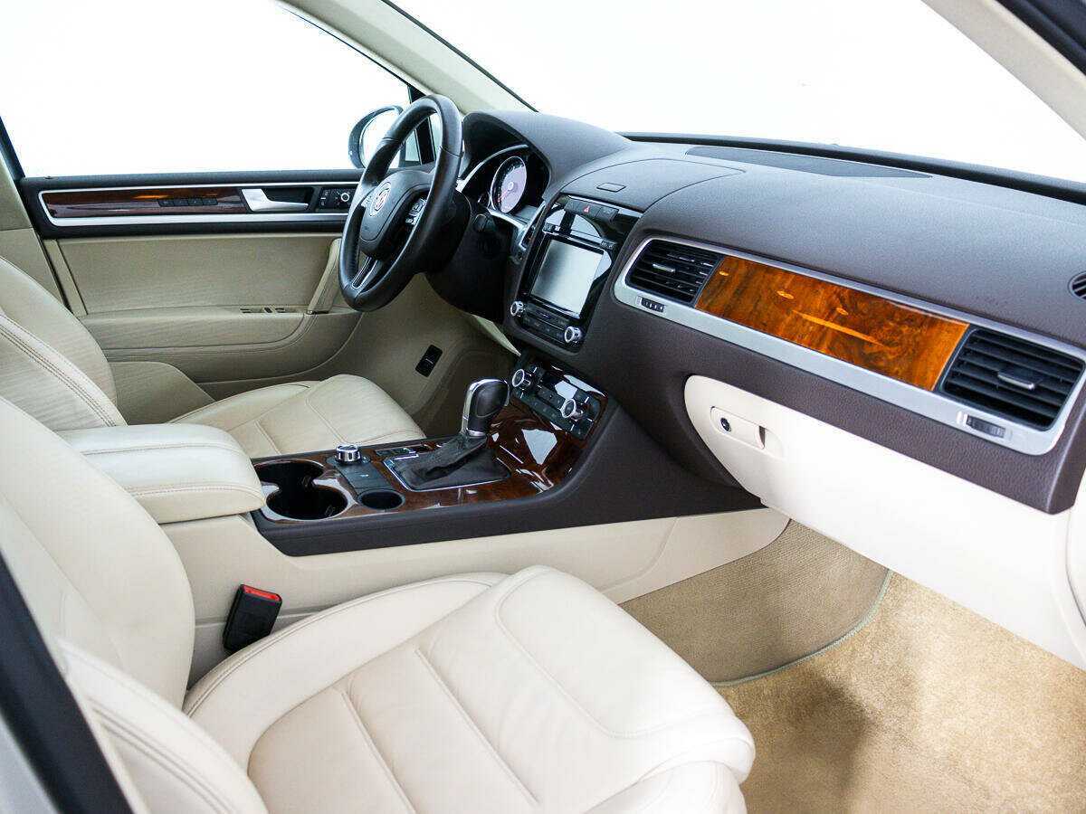 Купить Volkswagen Touareg с пробегом. Фото: #8