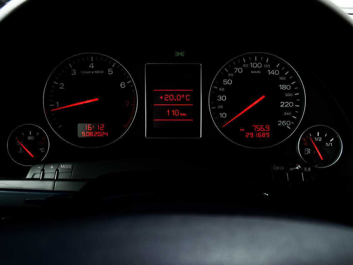 Купить Audi A4 с пробегом. Фото: #9