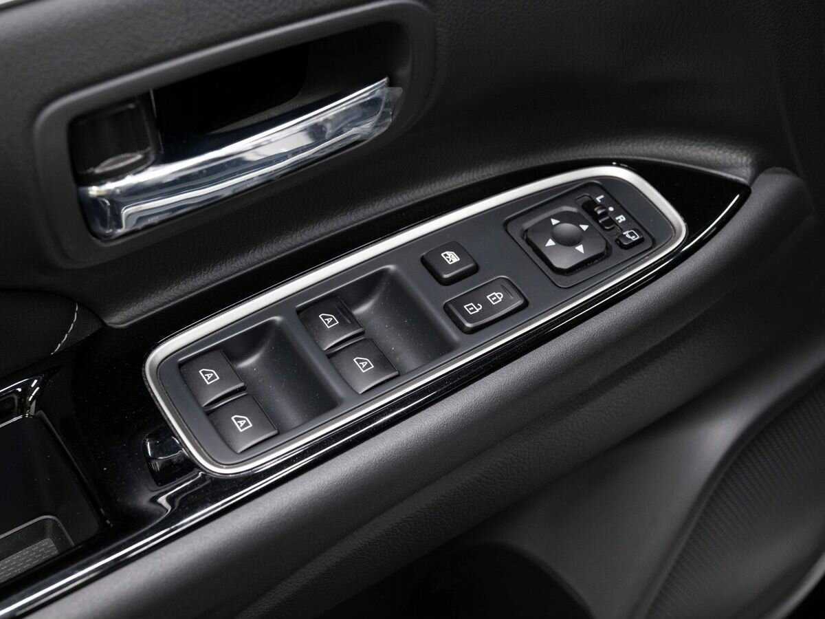Купить Mitsubishi Outlander с пробегом. Фото: #20