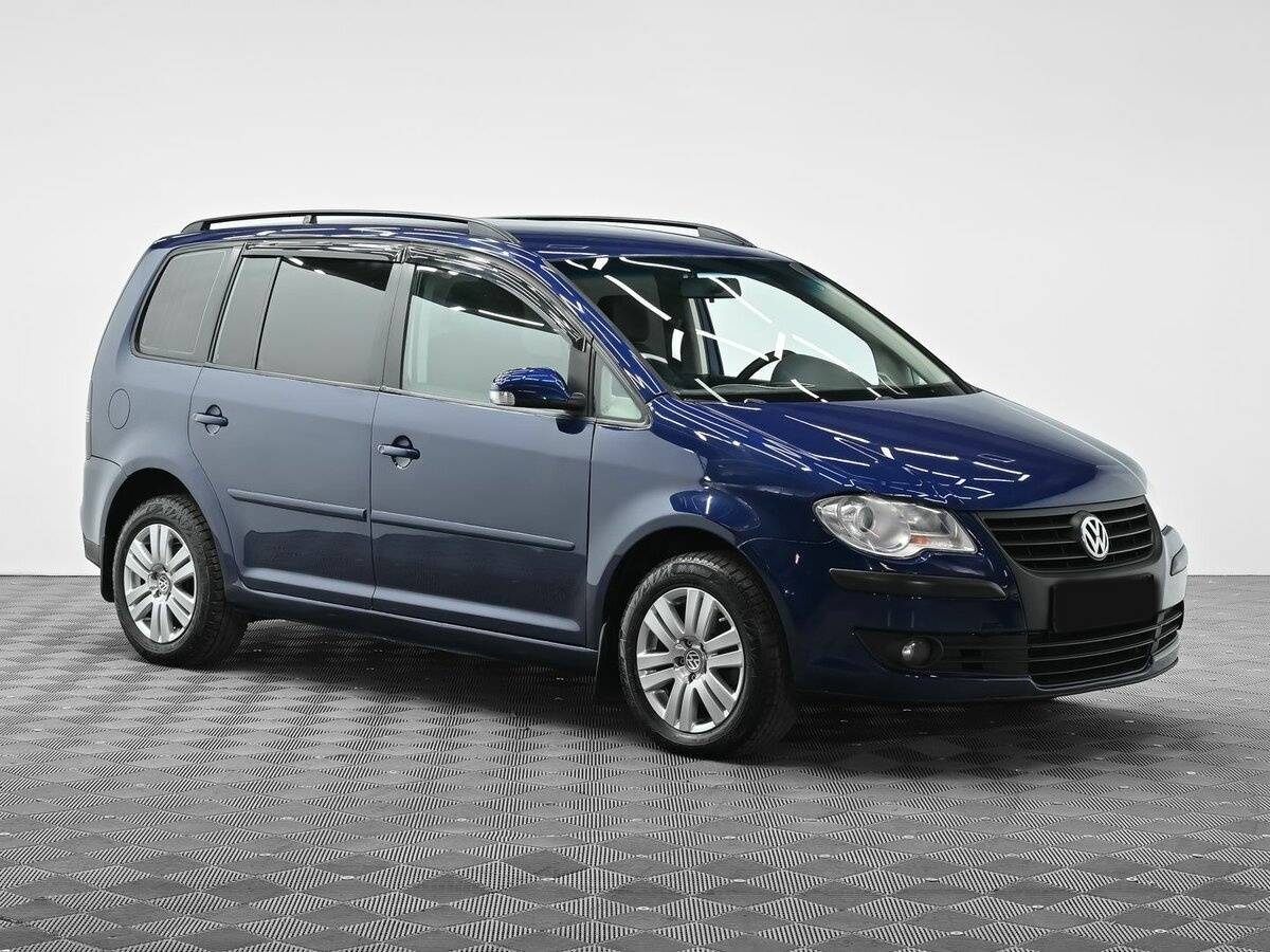 Купить Volkswagen Touran с пробегом. Фото: #1