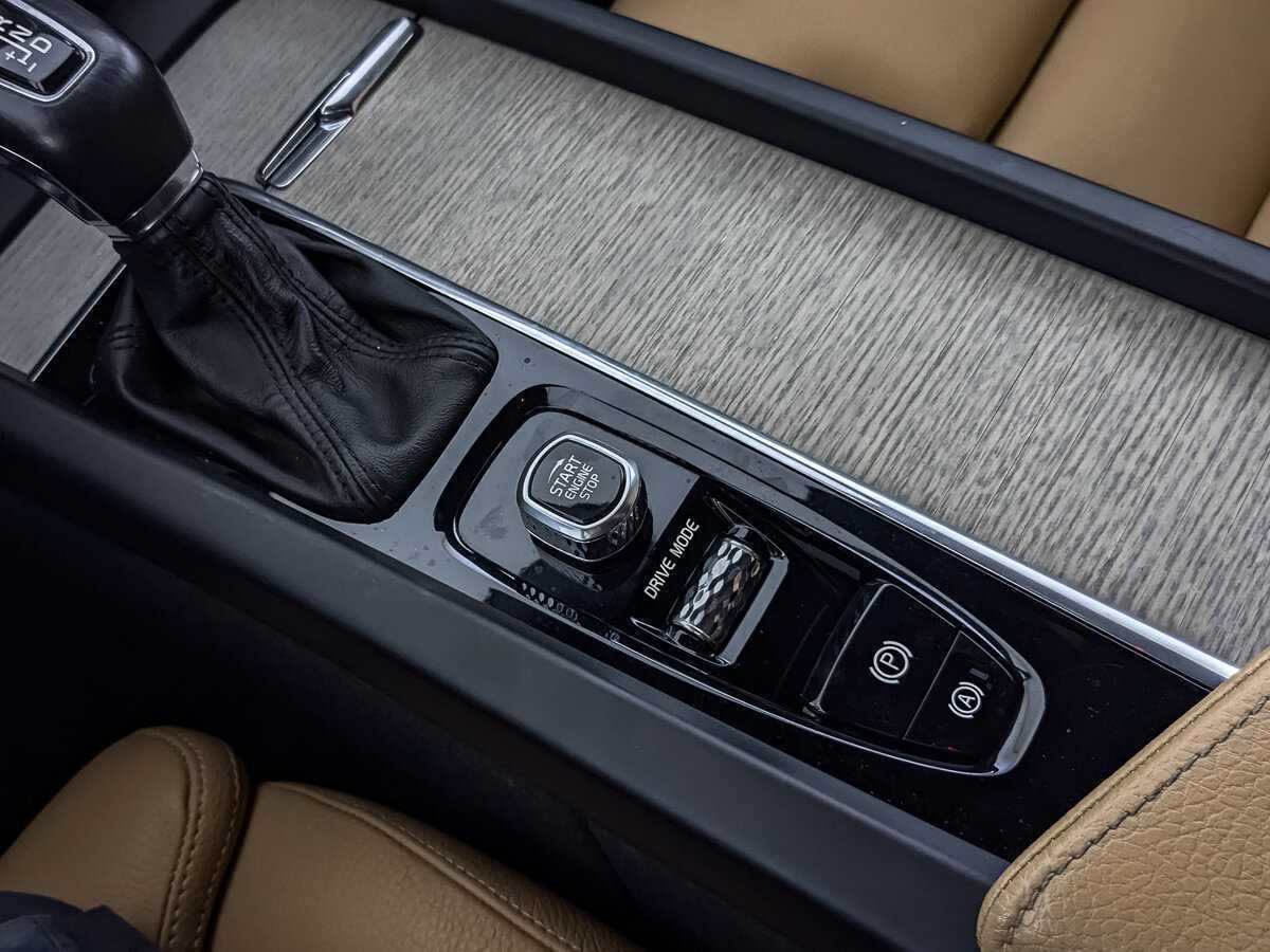 Купить Volvo XC60 с пробегом. Фото: #24