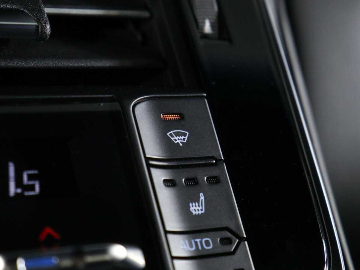Купить Toyota Land Cruiser с пробегом. Фото: #31