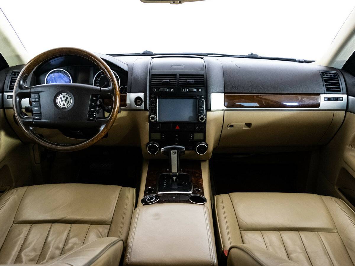 Купить Volkswagen Touareg с пробегом. Фото: #9