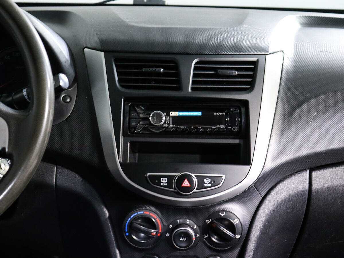 Купить Hyundai Solaris с пробегом. Фото: #12