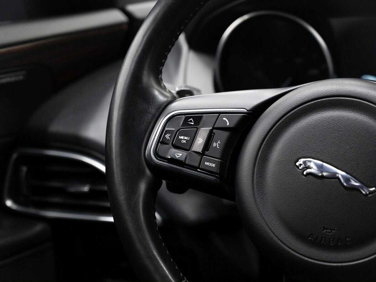 Купить Jaguar XE с пробегом. Фото: #14
