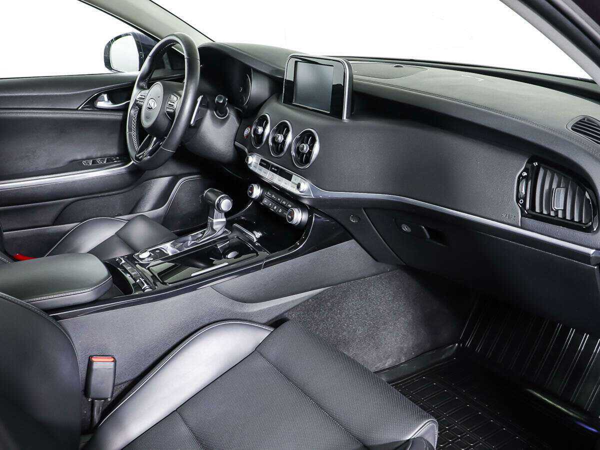 Купить Kia Stinger с пробегом. Фото: #10