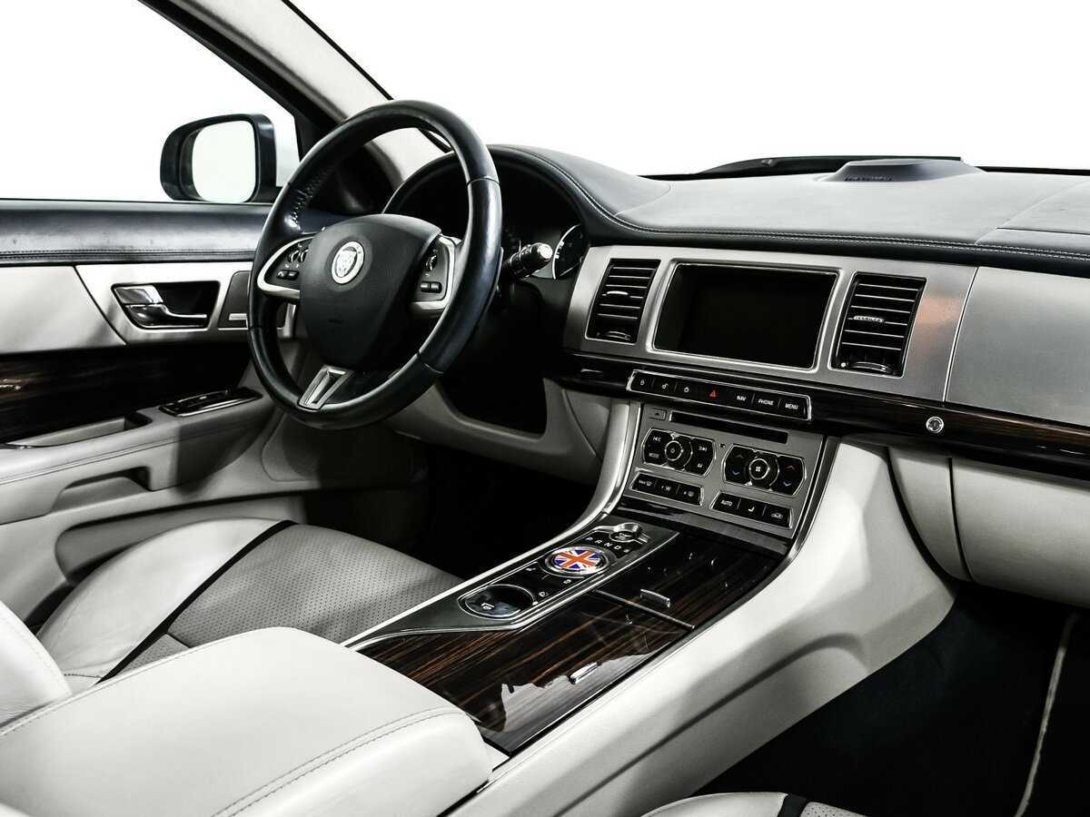Купить Jaguar XF с пробегом. Фото: #8