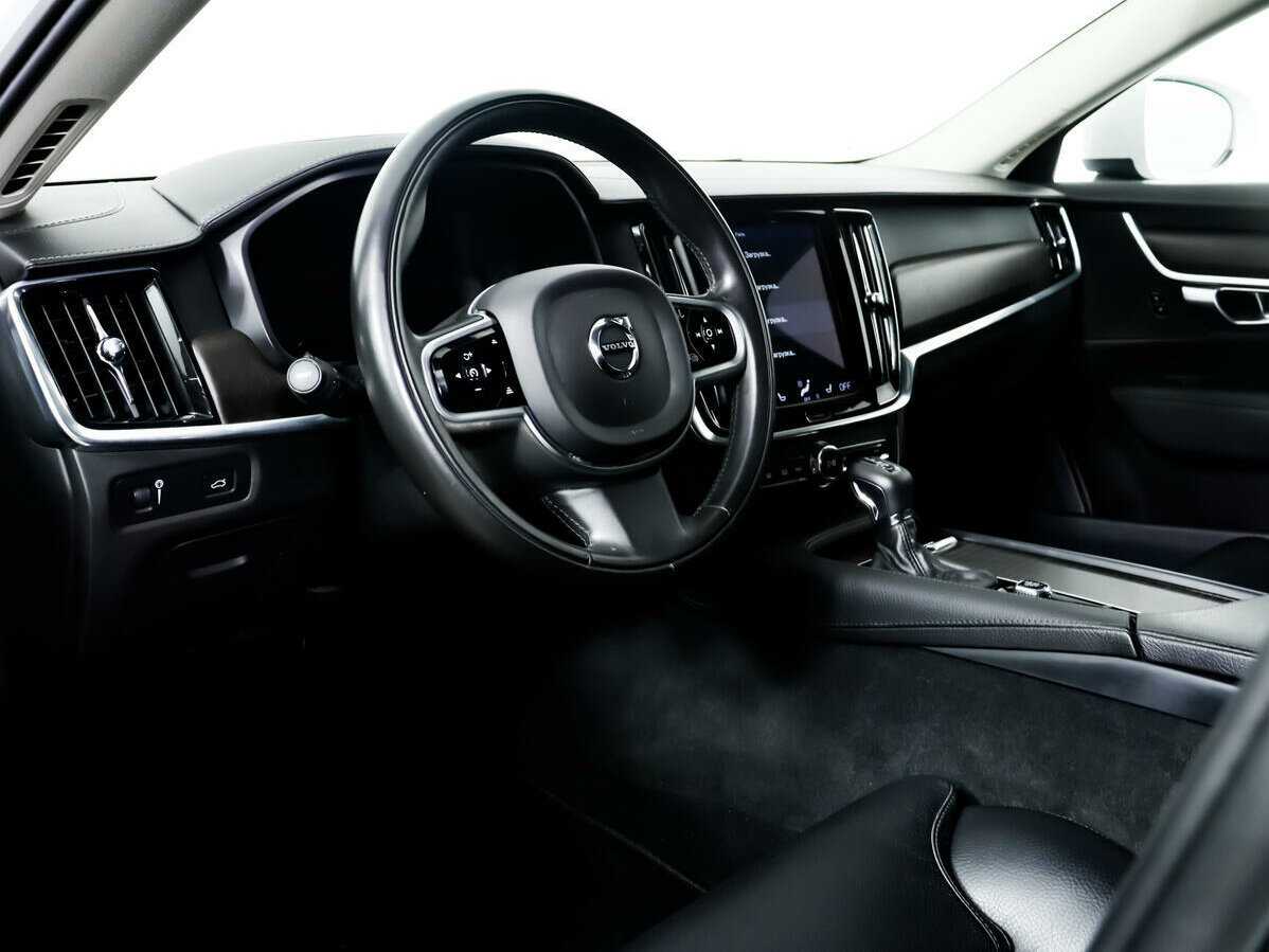 Купить Volvo V90 Cross Country с пробегом. Фото: #12