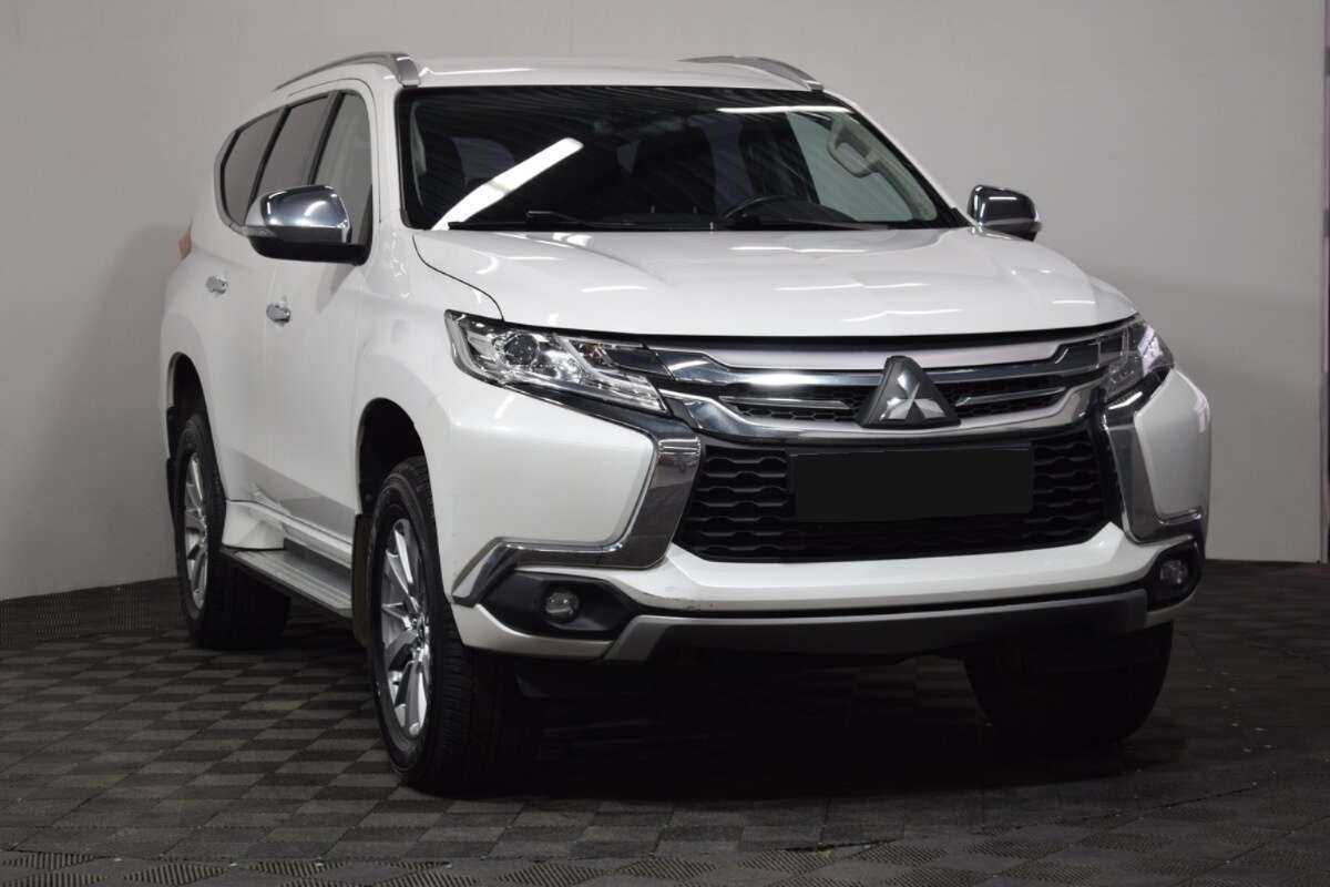 Купить Mitsubishi Pajero Sport с пробегом. Фото: #2