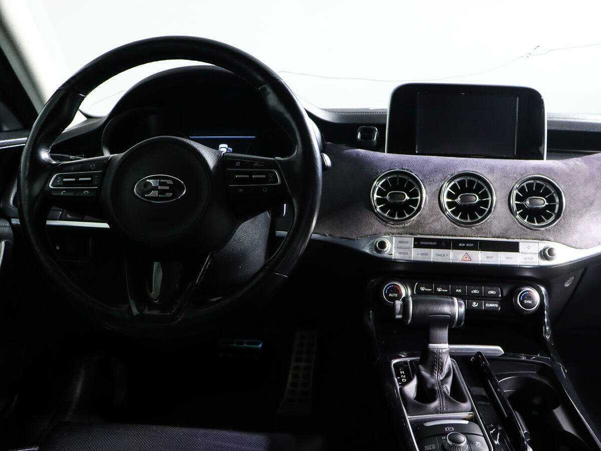 Купить Kia Stinger с пробегом. Фото: #9