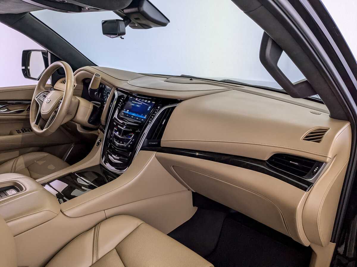 Купить Cadillac Escalade с пробегом. Фото: #8